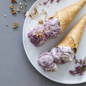 Read more about the article No-churn pear and red-wine ice cream