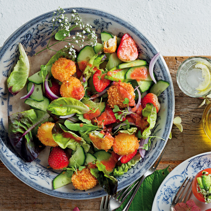Read more about the article Strawberry salad with goat’s cheese croutons