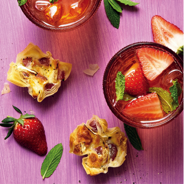 You are currently viewing Brie and grape phyllo tarts with strawberry Pimm’s