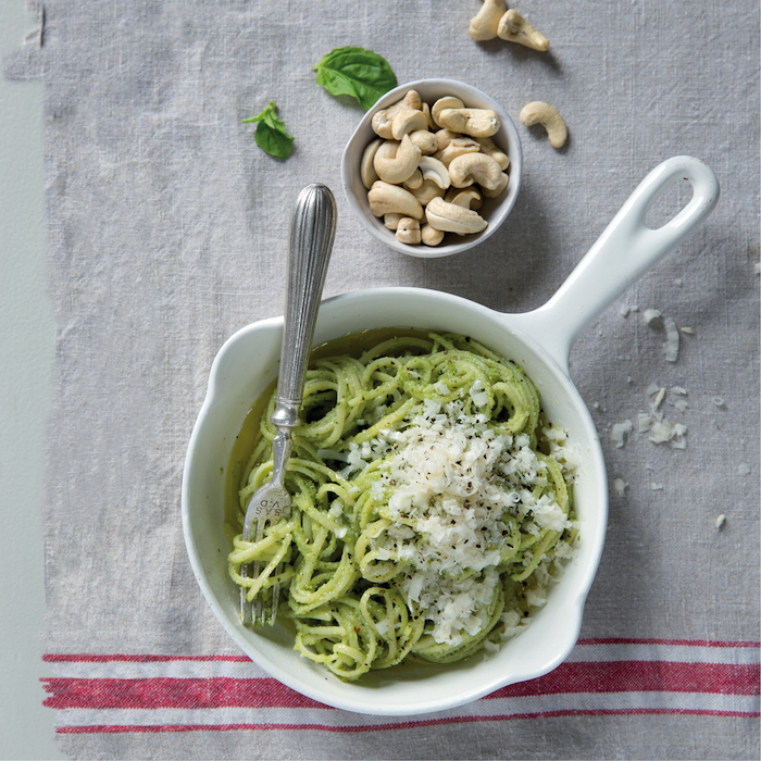 You are currently viewing Cashew pesto pasta