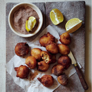 Read more about the article Pear beignet with cinnamon-sugar