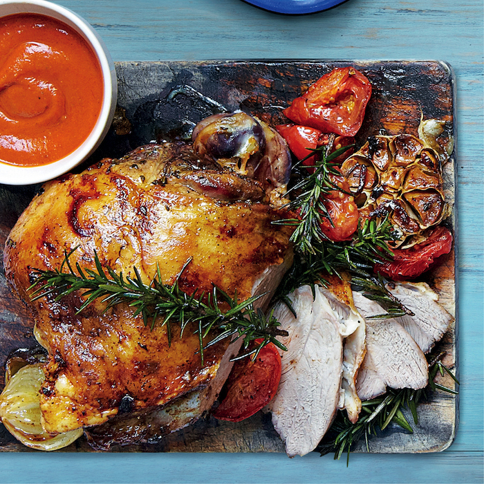 Read more about the article Roast lamb with garlic and tomato sauce