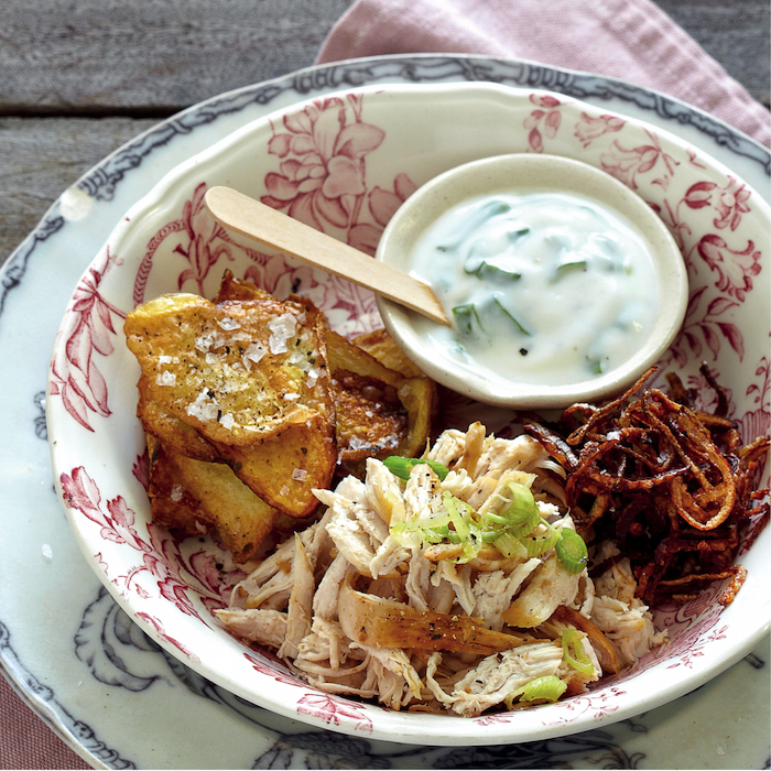 Read more about the article Potato skins with chicken, crispy onions and tangy dip