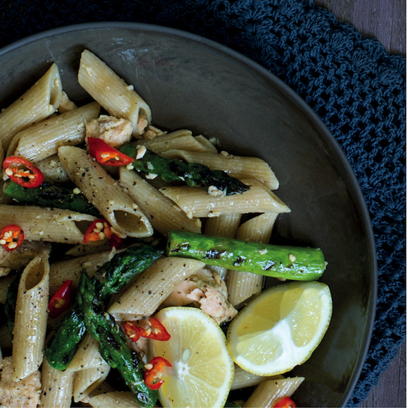 You are currently viewing Asparagus and salmon with wholewheat penne