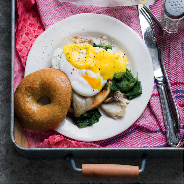 Read more about the article Poached egg, smoked mackerel and hollandaise bagels