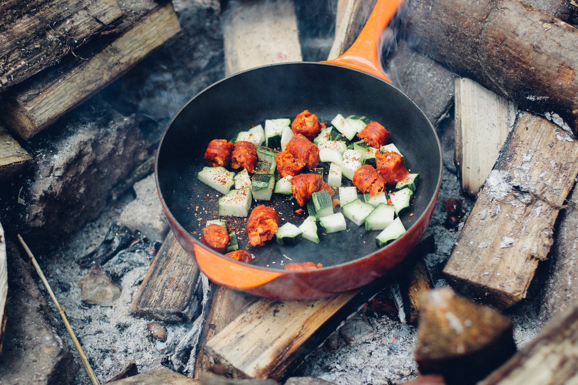 You are currently viewing Camping eats for the budget-conscious