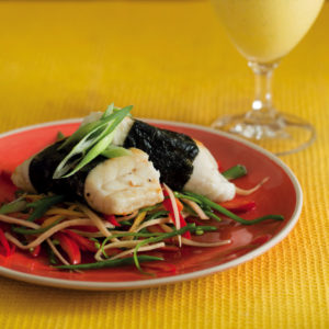 Read more about the article Seaweed-wrapped fish with zesty salad