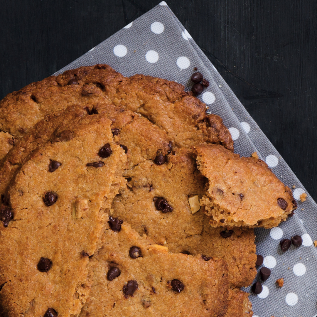 Read more about the article Giant triple chocolate chip cookies