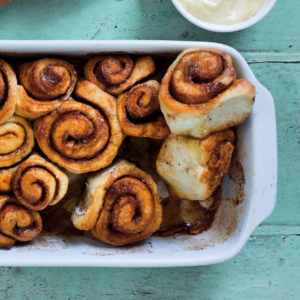 Read more about the article Pull-apart cinnamon rolls