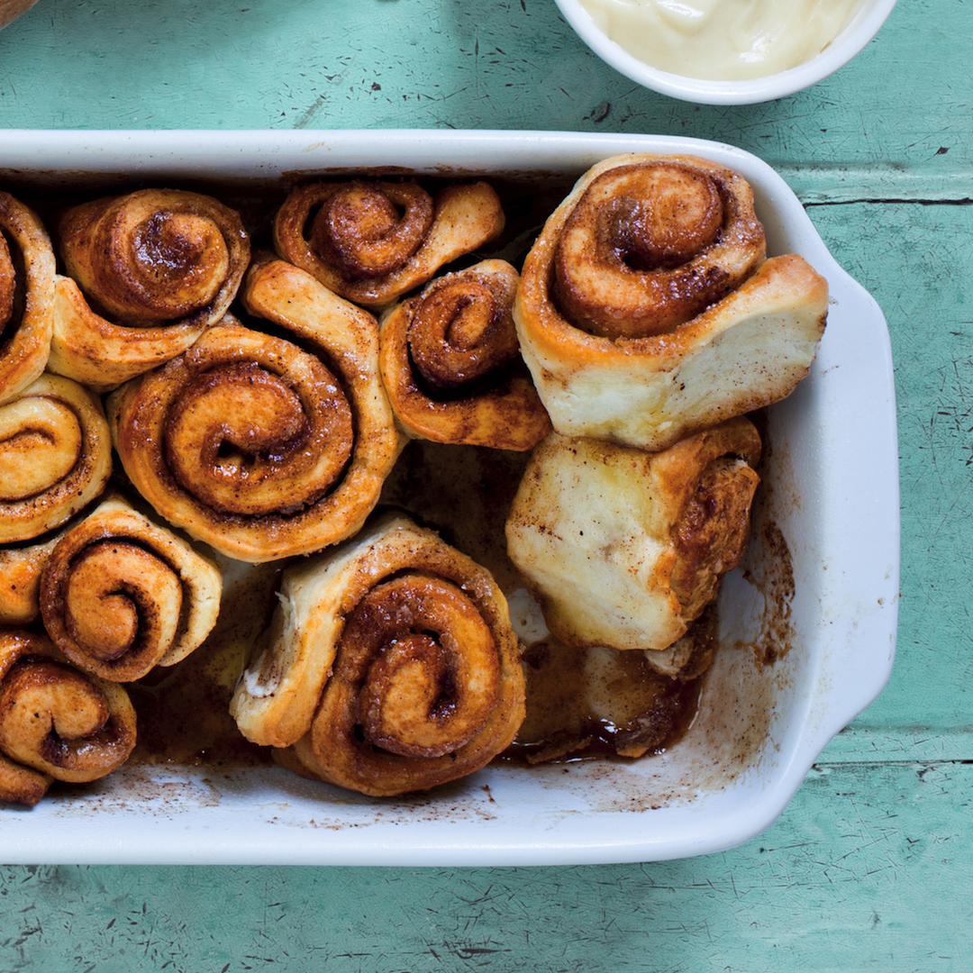 You are currently viewing Pull-apart cinnamon rolls