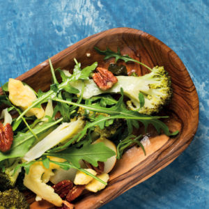Read more about the article Broccoli, cheddar, pecan and pear salad