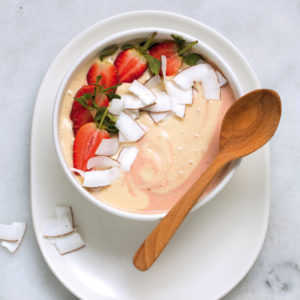Read more about the article Strawberry and banana fro-yo bowls