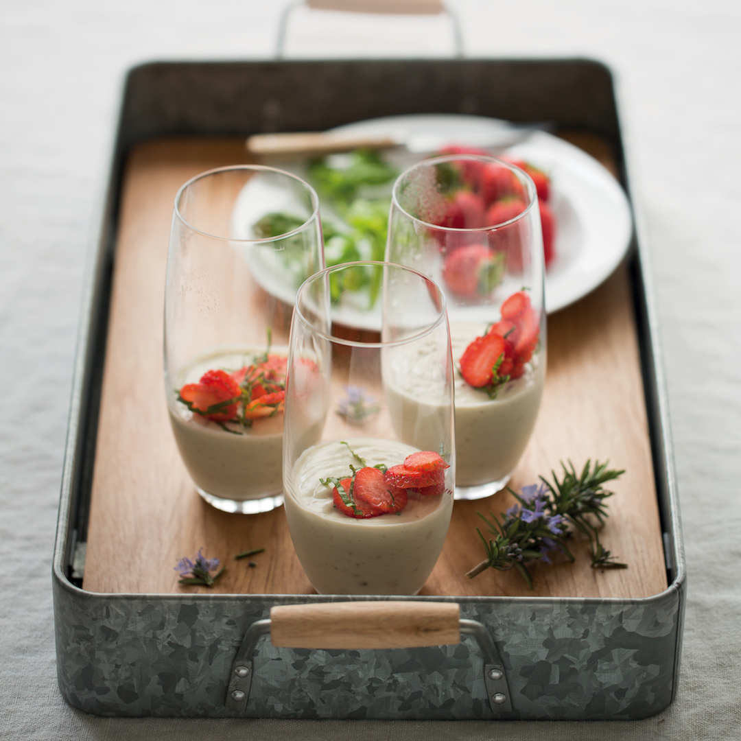 You are currently viewing Rosemary-infused yoghurt mousse with strawberries and basil