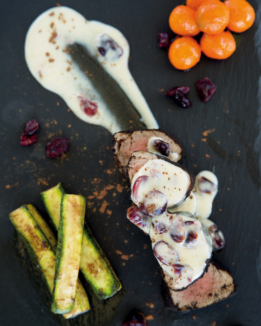 Read more about the article Ballot Kicherer Badenhorst’s Cocoa-coffee pork loin with chocolate-cranberry sauce