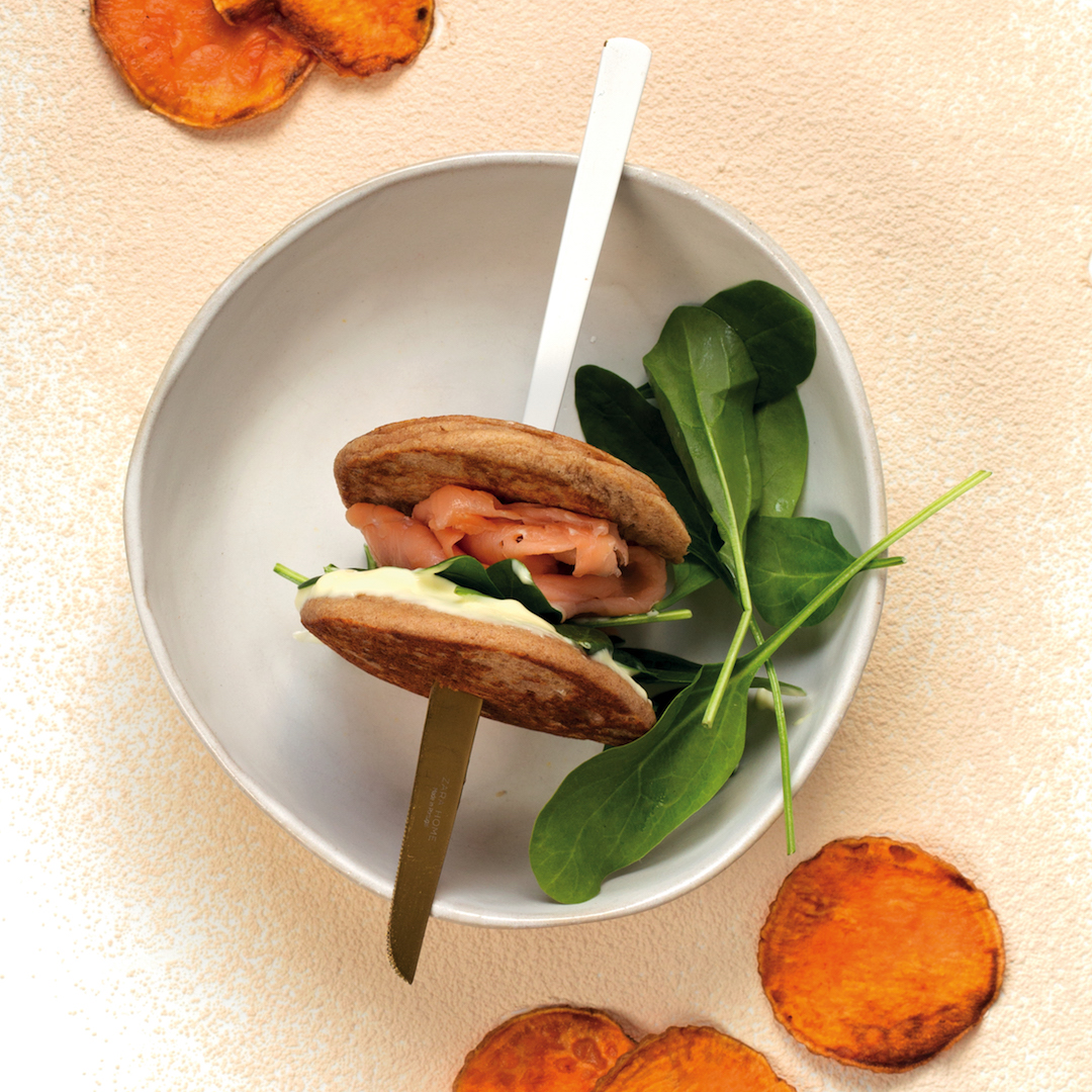 Read more about the article Salmon pancake burgers with baobab mayo