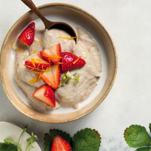 Read more about the article Coconut and buckwheat porridge with zesty strawberries