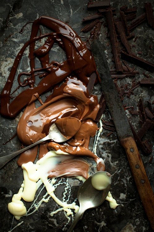 You are currently viewing How to melt chocolate without a double boiler
