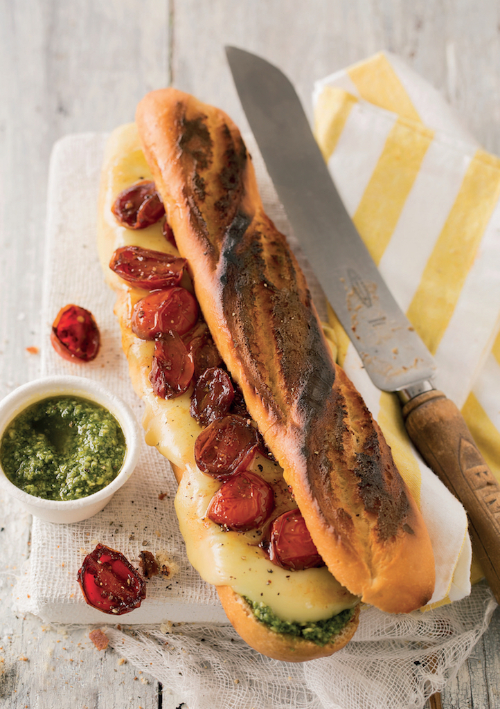 Read more about the article Roast cherry tomato, pesto and mozzarella braaibroodjies