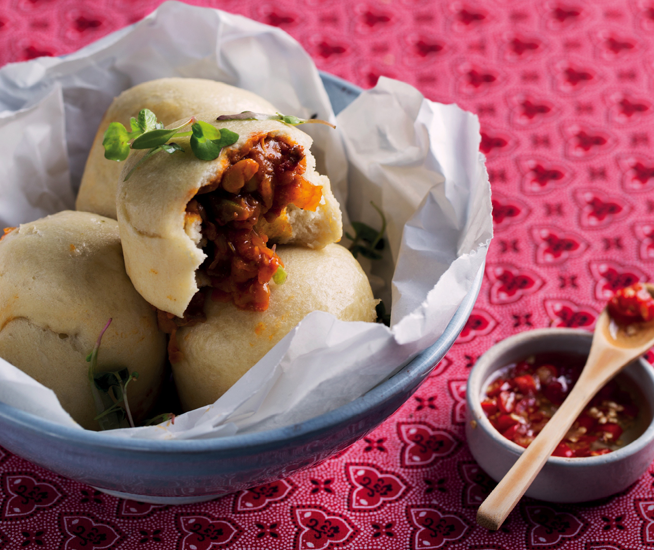 Read more about the article Mini steamed breads stuffed with bean chakalaka