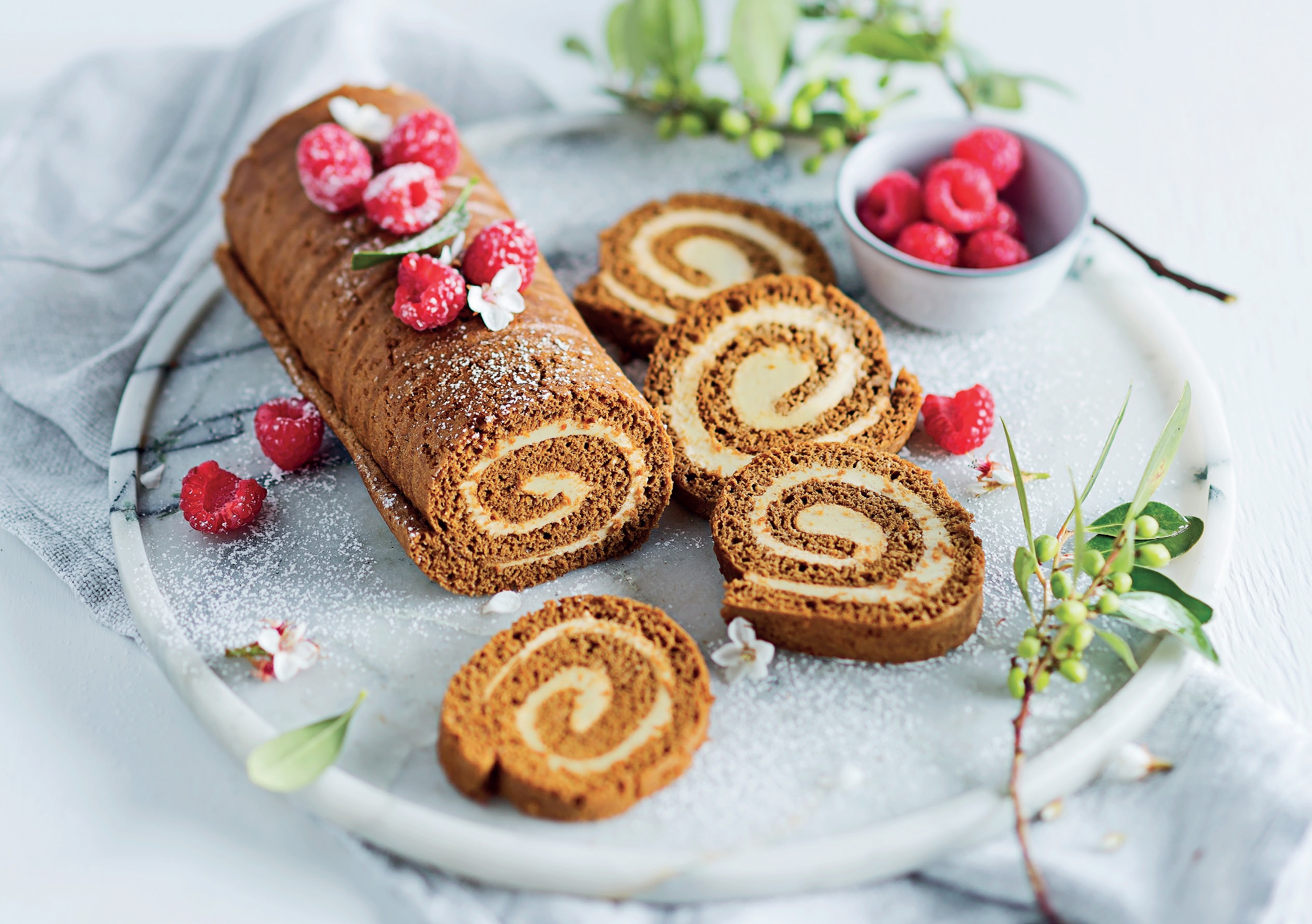 Read more about the article Gingerbread Swiss roll with cinnamon cream