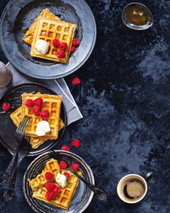 Read more about the article Wholewheat waffles with cottage cheese and raspberries
