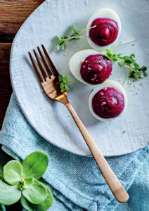 Read more about the article Feast on these beetroot devilled eggs for Easter lunch