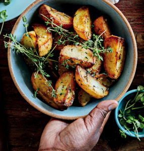 Read more about the article Serve your mains with these crispy herbed potatoes
