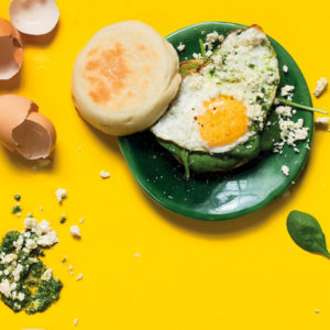 Read more about the article Cooking with kids: Fried eggs on English muffins