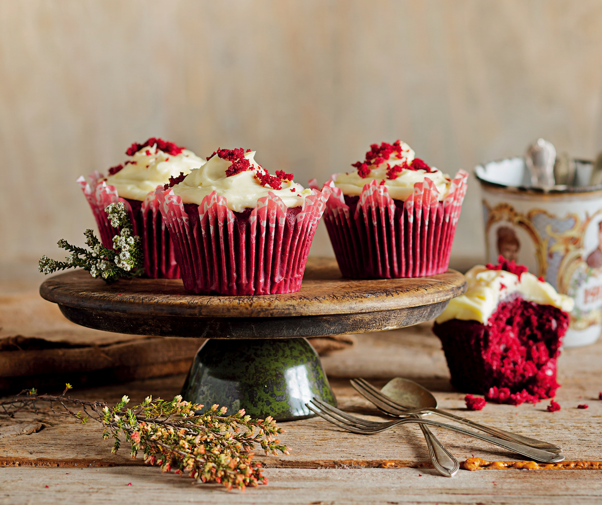 Read more about the article Go colour crazy with these classic red velvet cupcakes