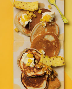 Read more about the article Banana flapjacks with pineapple cream