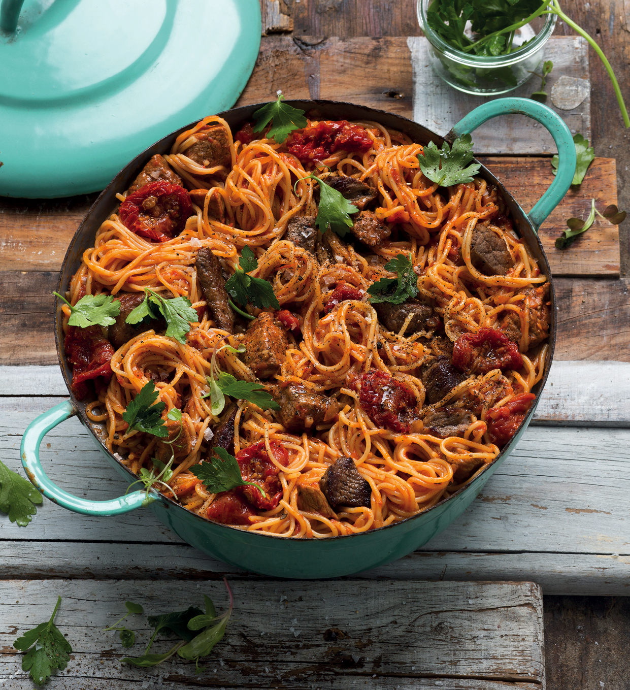 Read more about the article Beefy spaghetti with spicy arrabbiata sauce