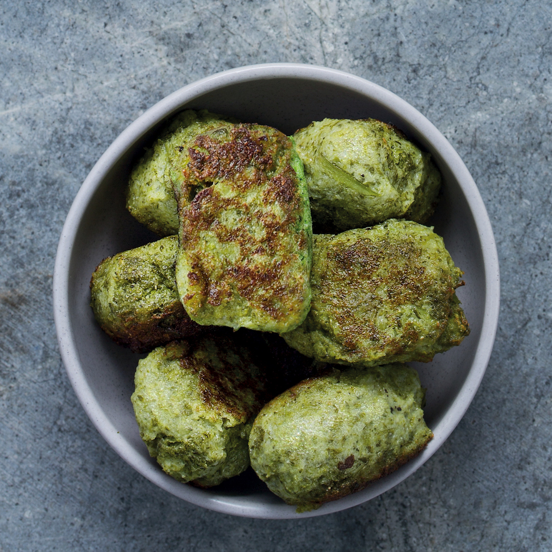 You are currently viewing Deliciously healthy broccoli nuggets with cashews and garlic