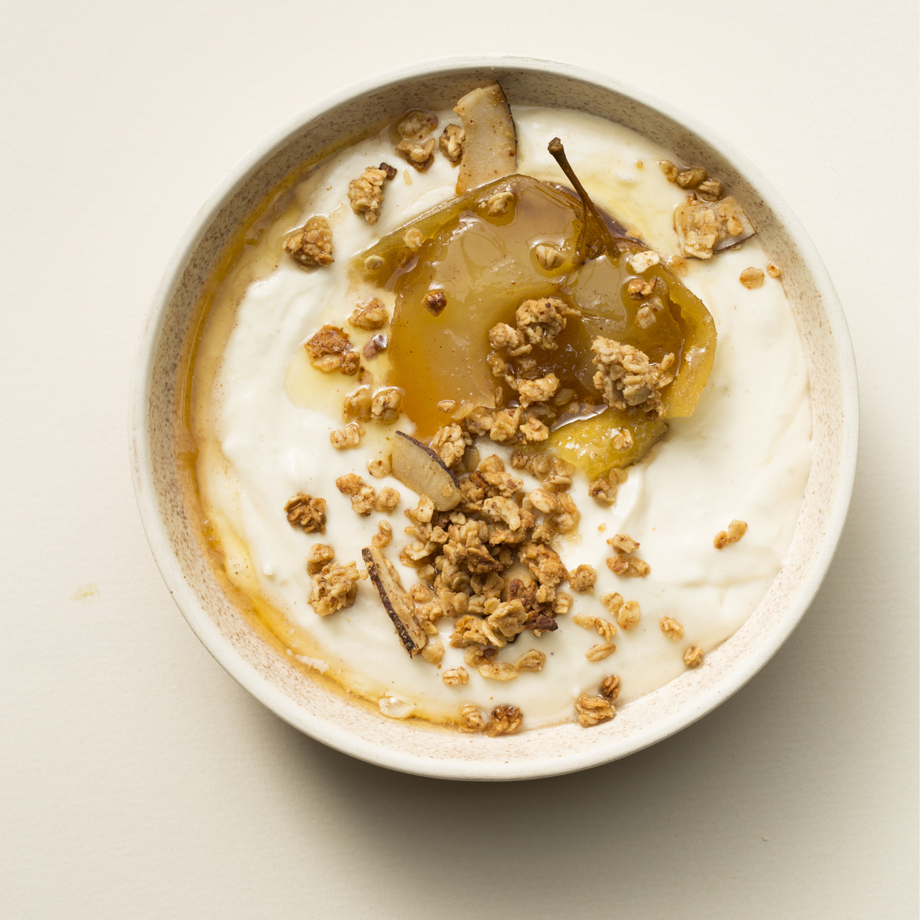 You are currently viewing Roasted apples with yoghurt & oat crumble