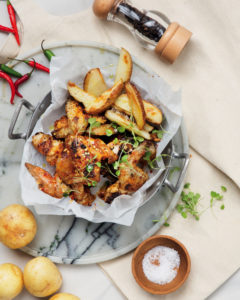 Read more about the article Tikka chicken wings with potato wedges