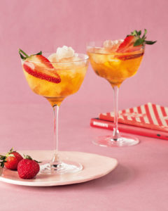 Read more about the article Strawberry cocktails with rum and tonic