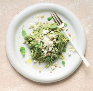 Read more about the article Wholewheat spaghetti with feta and maca pesto