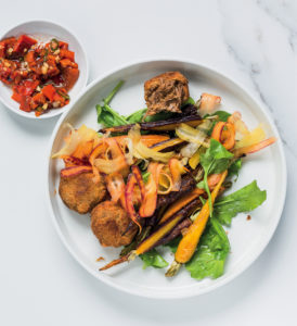 Read more about the article Crushed carrot salad with brisket croquettes