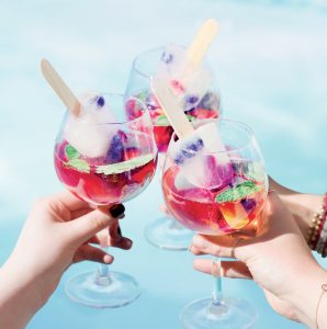 Read more about the article Summer bubbly ice lollies for the adults