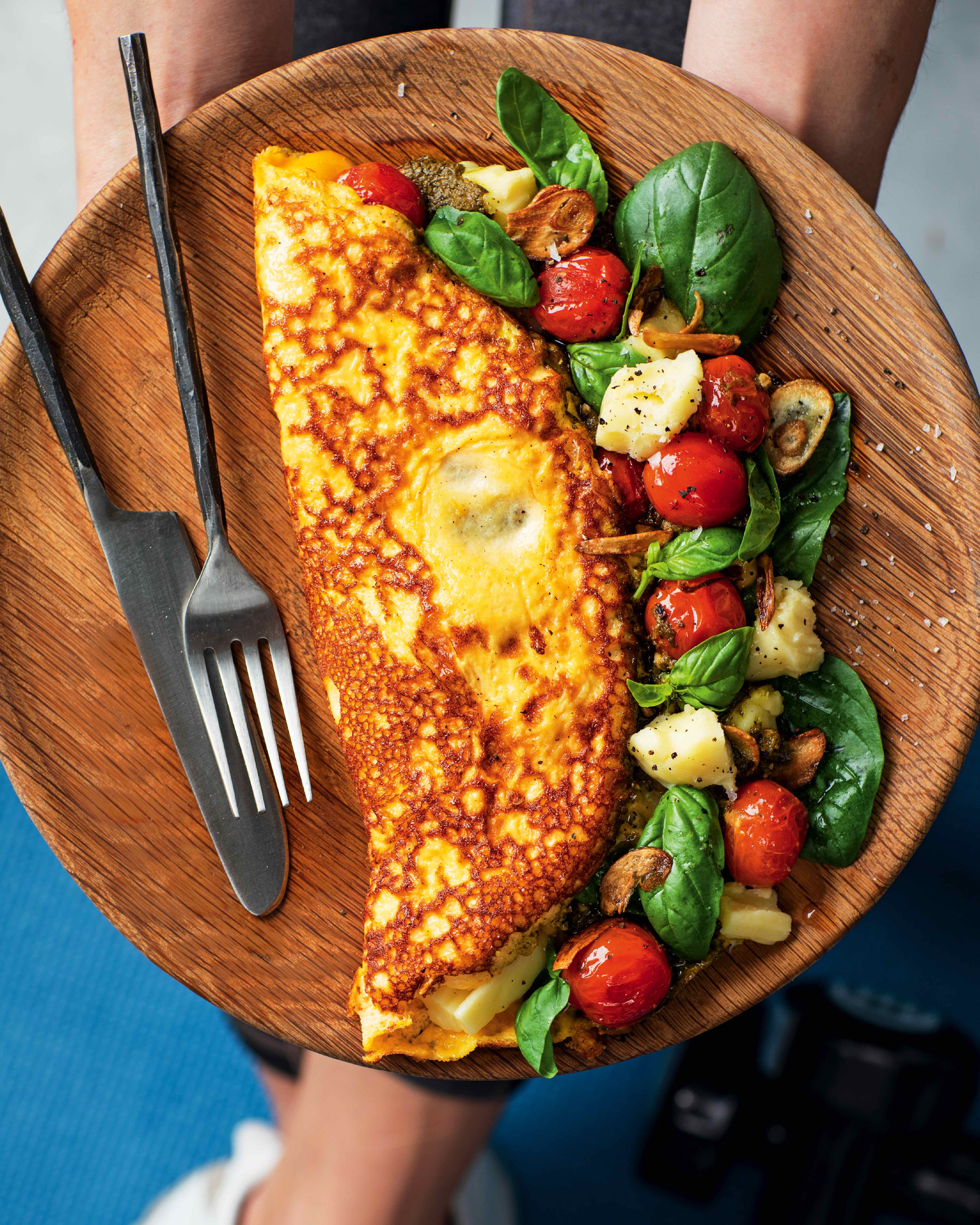 Read more about the article Caprese salad omelette with wholewheat toast
