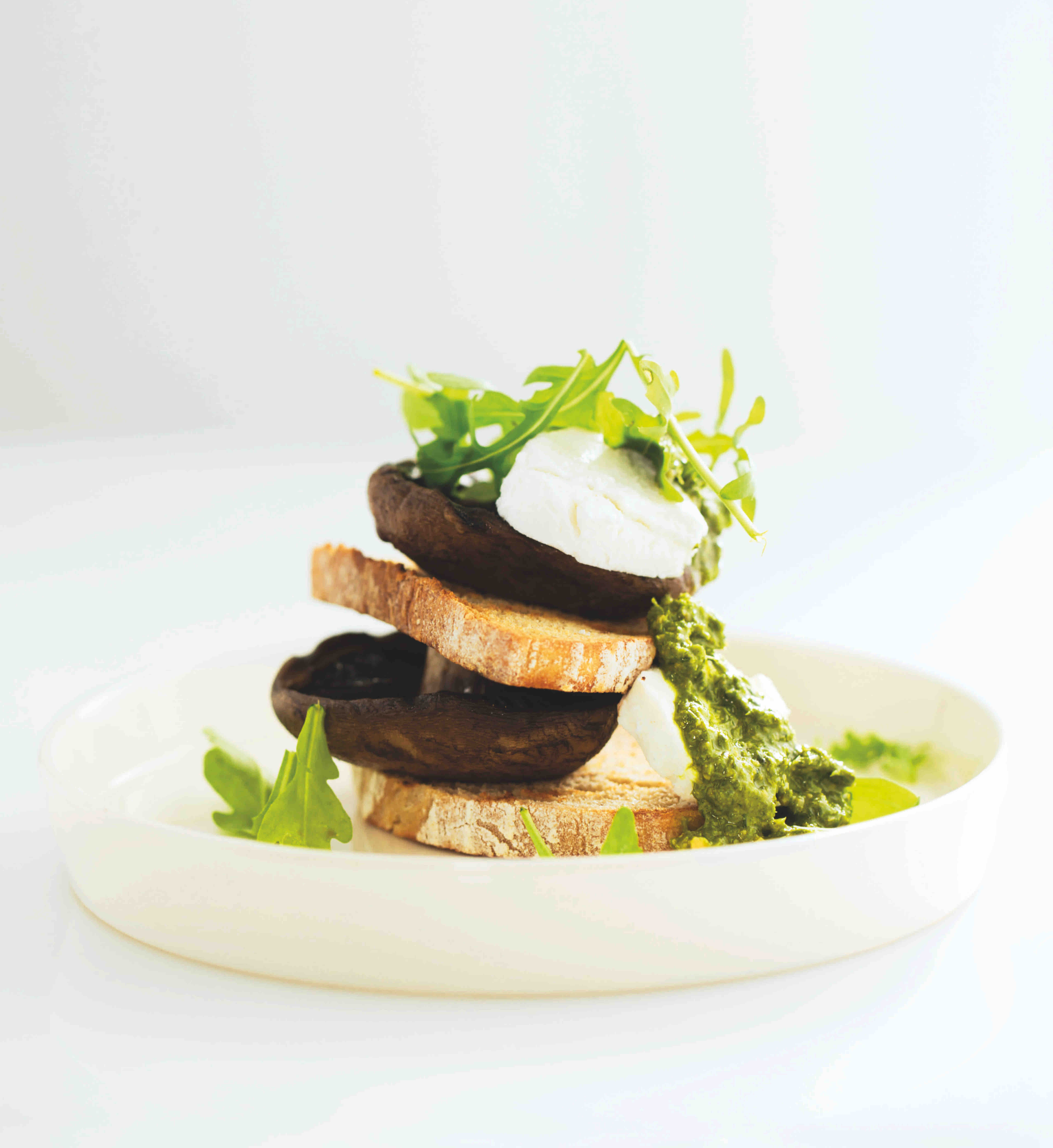 Read more about the article Mushrooms, rocket and goat’s cheese on sourdough