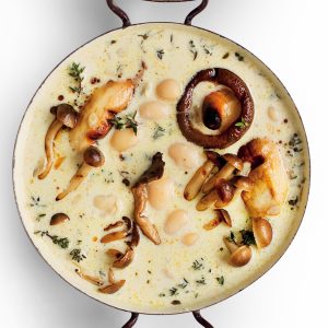 Read more about the article Creamy mushroom and butter bean potjie