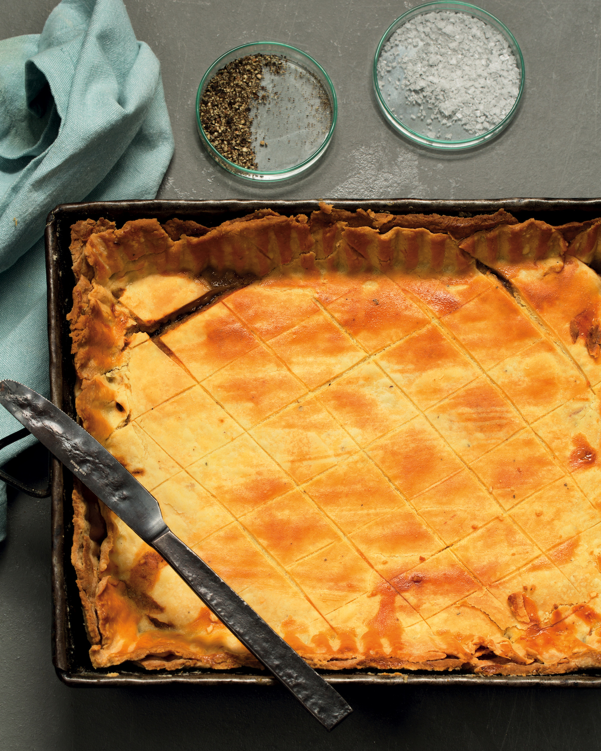 Read more about the article Beef and leek pie with a black pepper shortcrust pastry crust