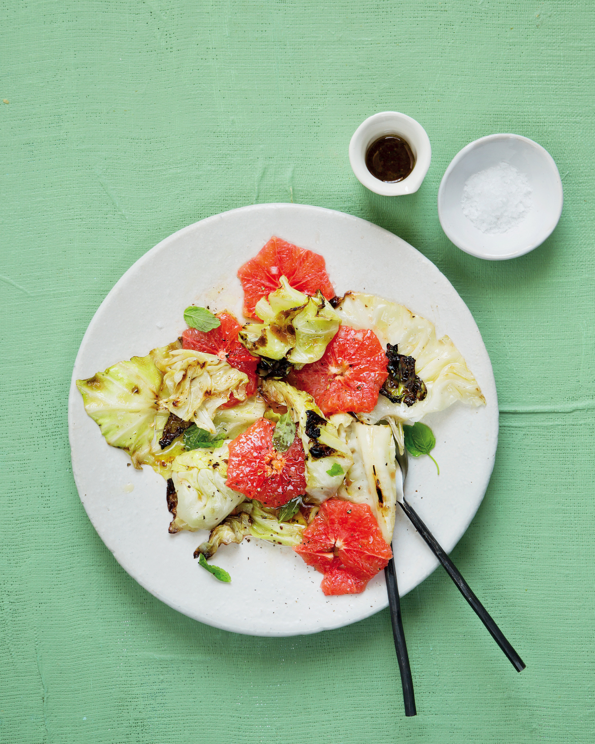 Read more about the article Grapefruit and charred cabbage salad