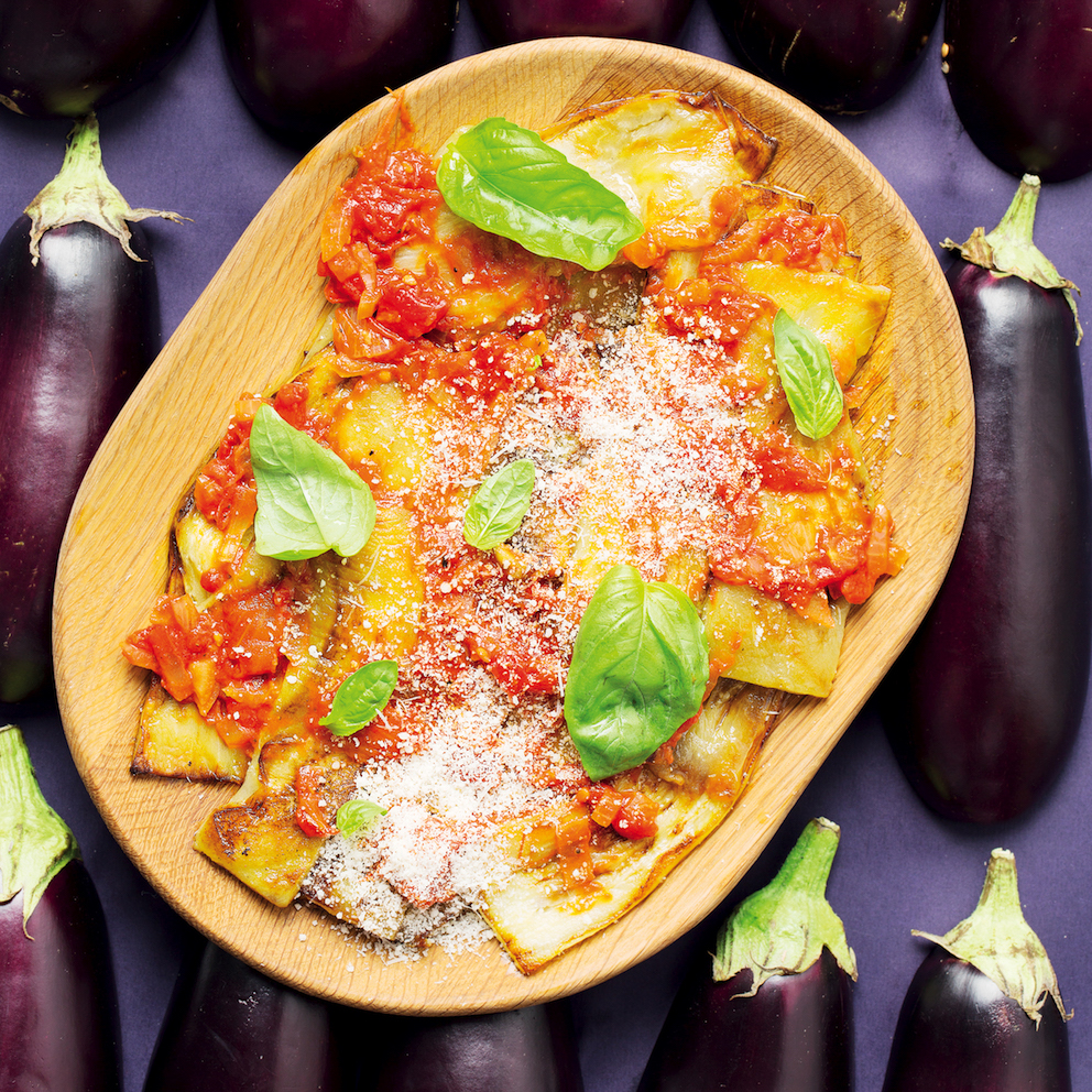 Read more about the article Pan-fried brinjal slices with tomato sauce