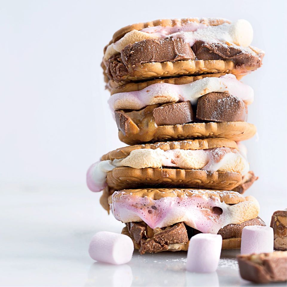 Read more about the article Drool-worthy Snickers s’mores for the kids (and the adults)