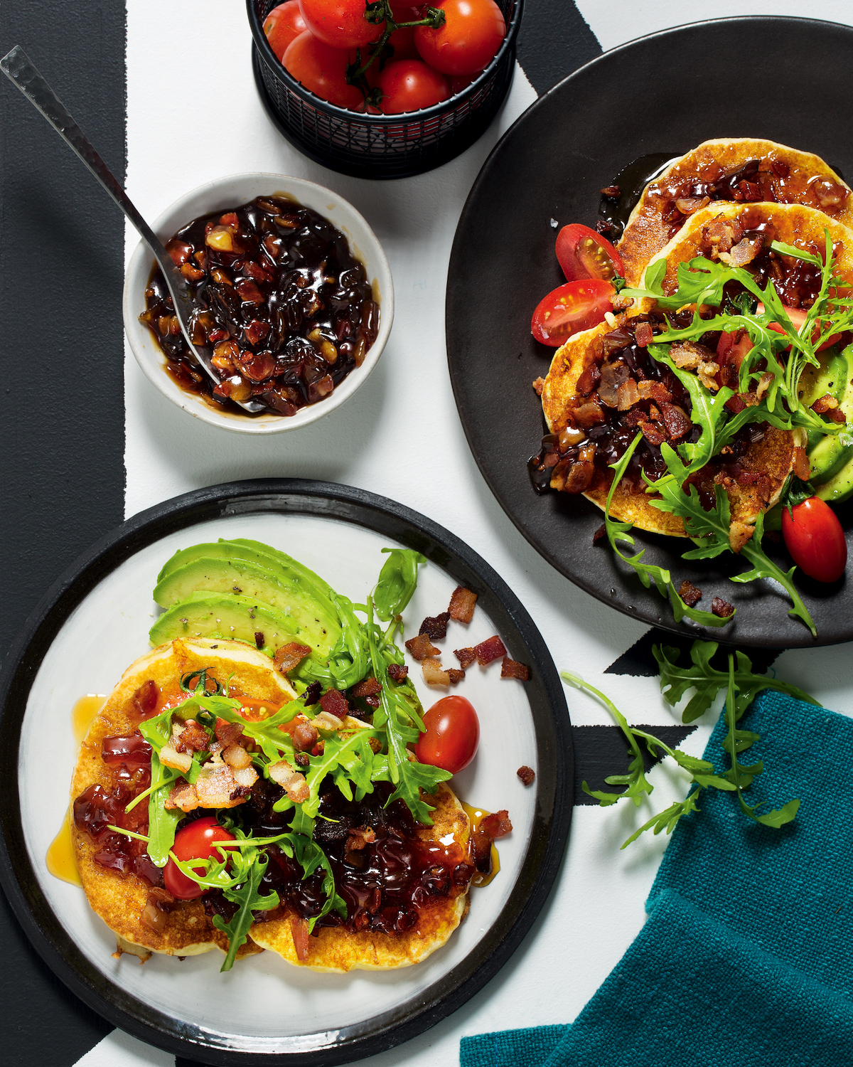 Read more about the article Pap pancakes with bacon jam, rocket and avo