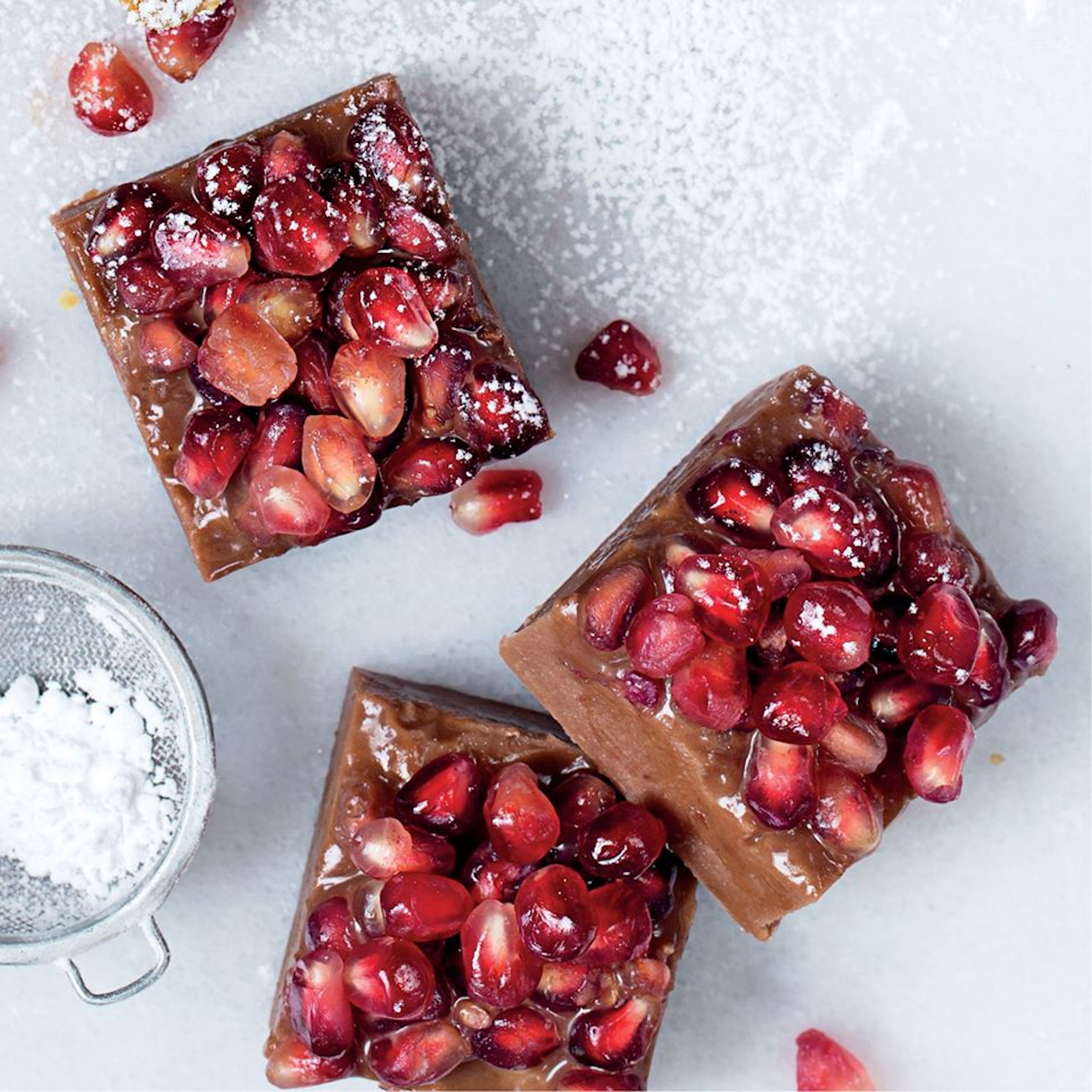 You are currently viewing Pomegranate and chocolate fudge to make with the little ones