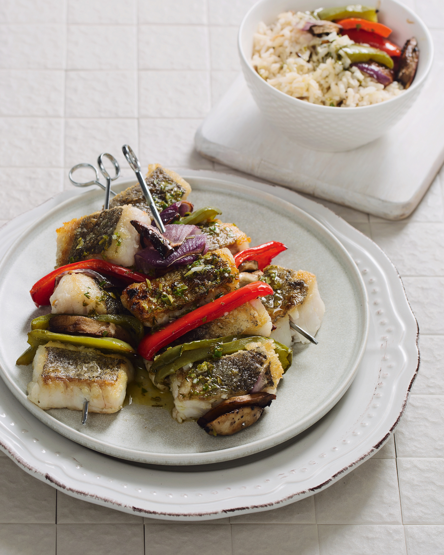 You are currently viewing Veg and hake skewers with lemon-herb sauce
