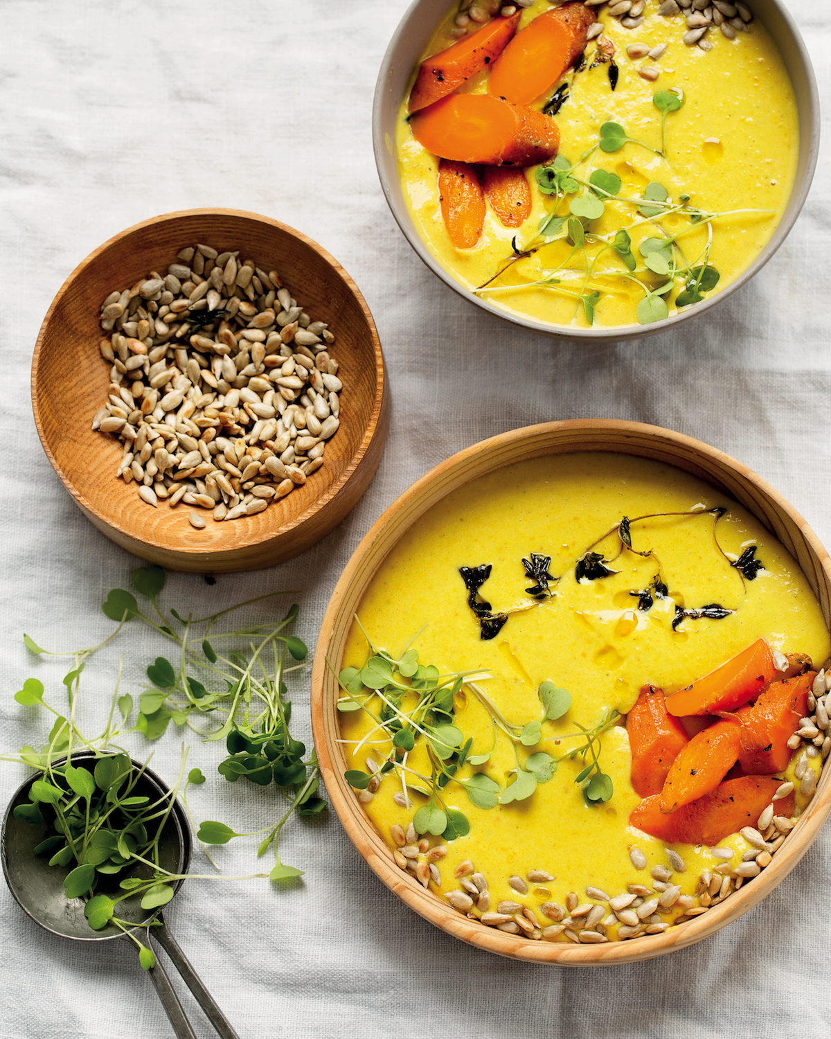 You are currently viewing Red lentil soup with buttered carrots and sunflower seeds