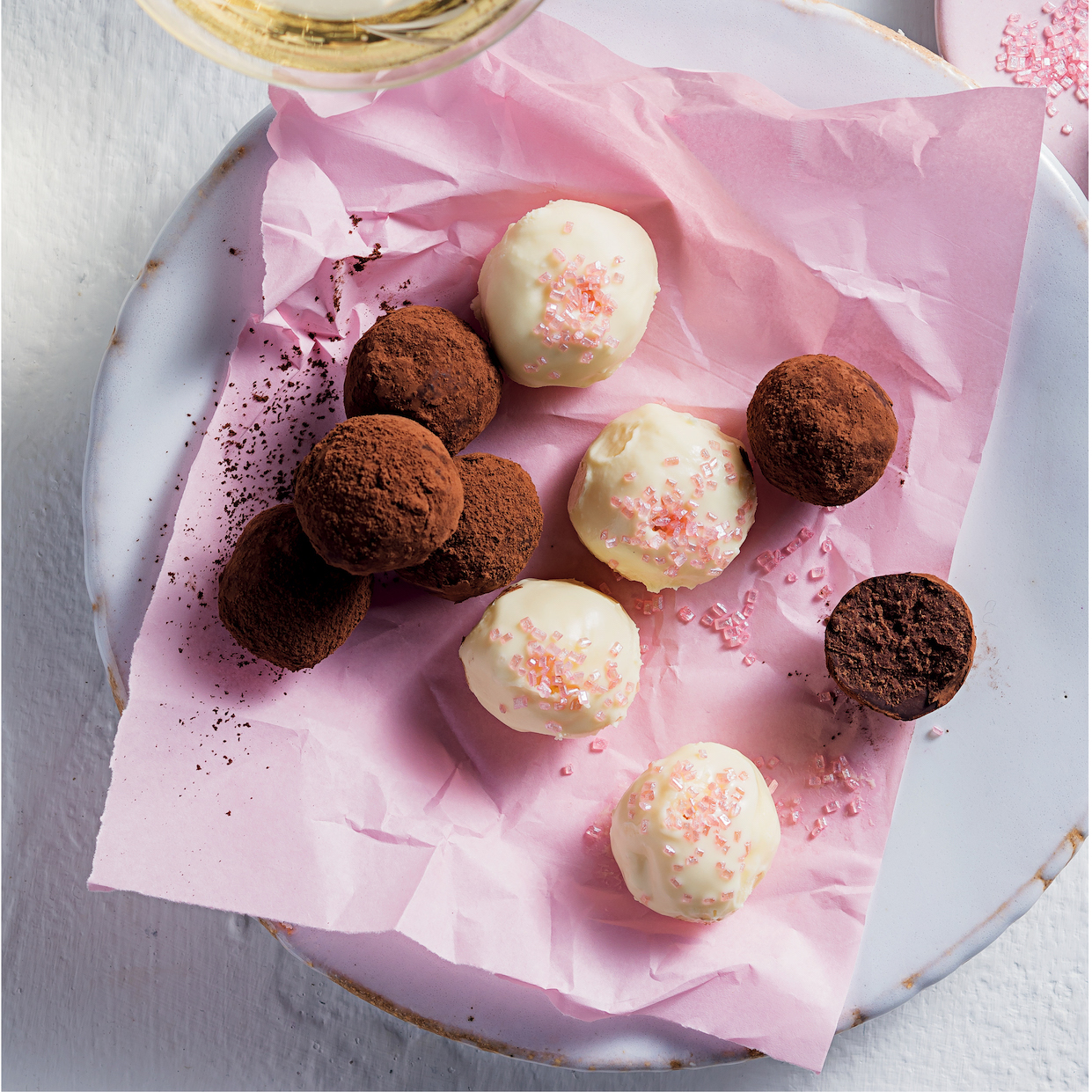 Read more about the article The most decadent mixed chocolate & wine truffles